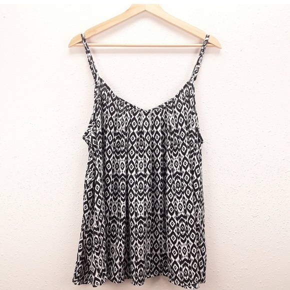 Torrid 3 Black/White Ikat Georgette  Swing Cami Tank Top - Picture 4 of 14
